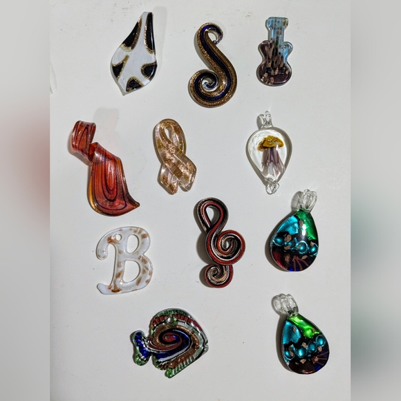 Handcrafted Lampwork Elephant Glass Pendant Bead - Picture 13 of 13